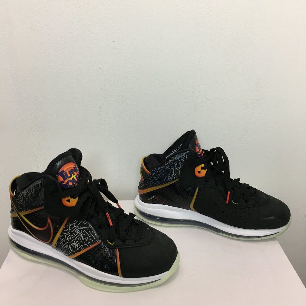 NEW Nike LeBron VIII QS DB1732 001 Shoes Mens 7 Womens 8.5